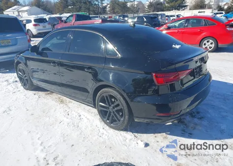 2017 Audi A3 2.0T Premium z USA, uszkodzony, nr VIN WAUB8GFFXH1019504